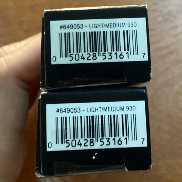 NUANCE SALMA HAYEK Natural Definition Angled Brow Pencil with Chamomile - Picture 7 of 8